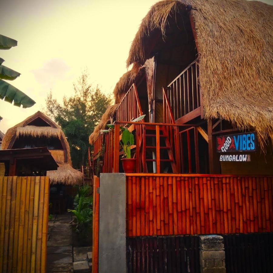 Good Vibes Bungalows Gili Trawangan Esterno foto