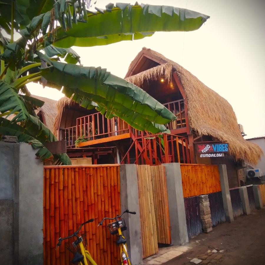 Good Vibes Bungalows Gili Trawangan Esterno foto