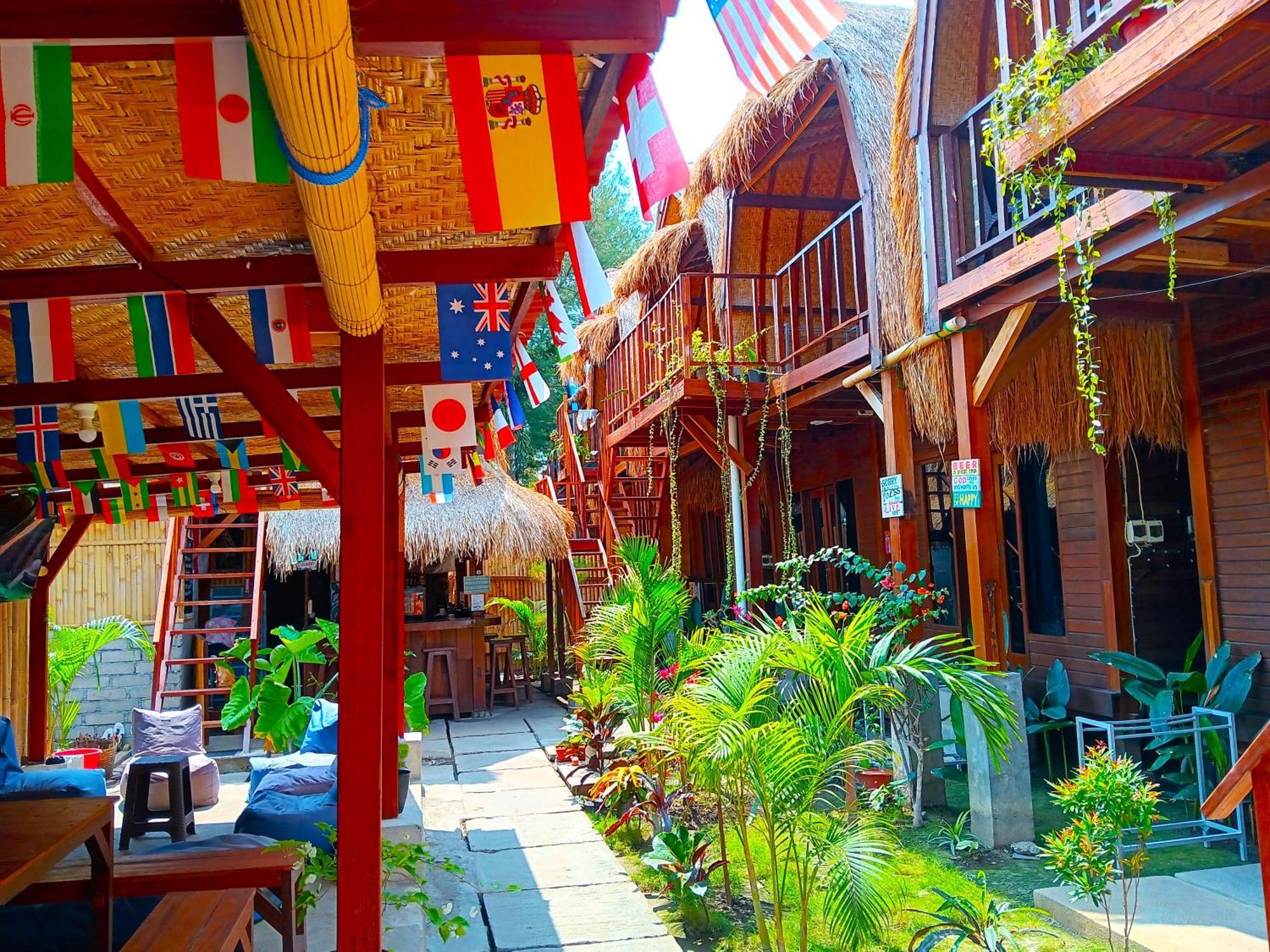 Good Vibes Bungalows Gili Trawangan Esterno foto