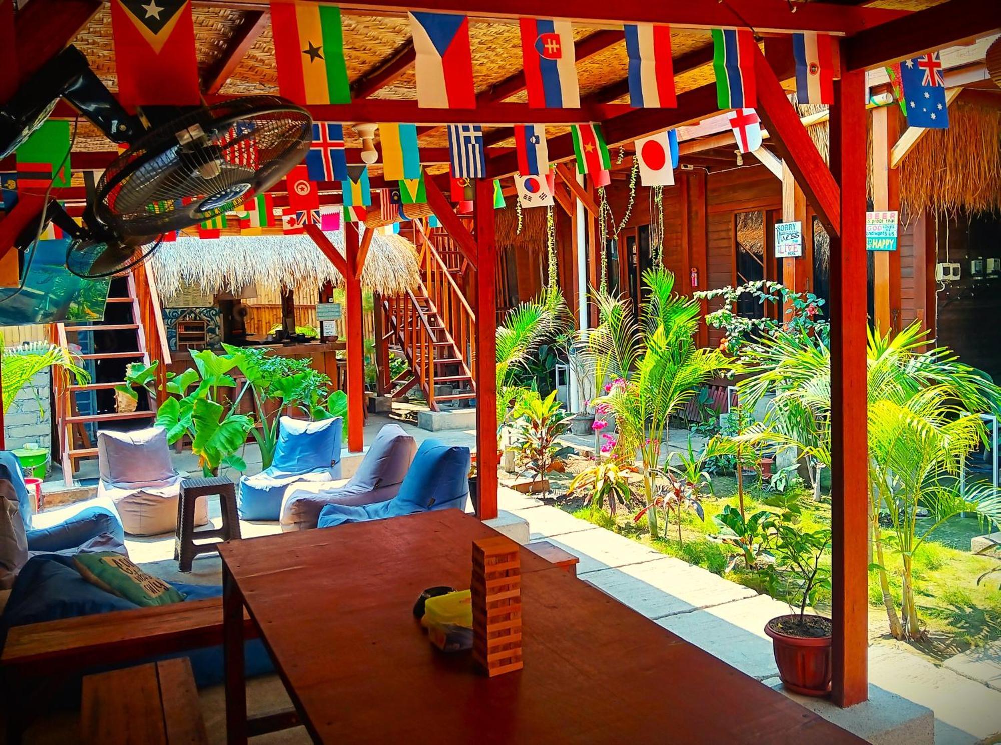 Good Vibes Bungalows Gili Trawangan Esterno foto