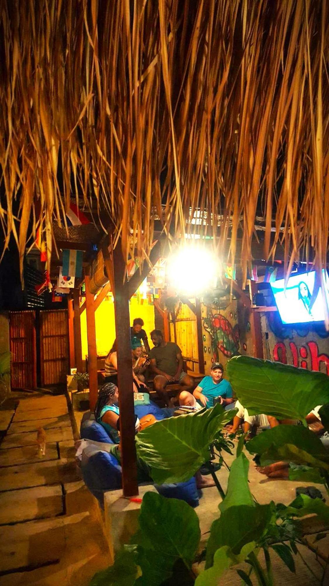 Good Vibes Bungalows Gili Trawangan Esterno foto
