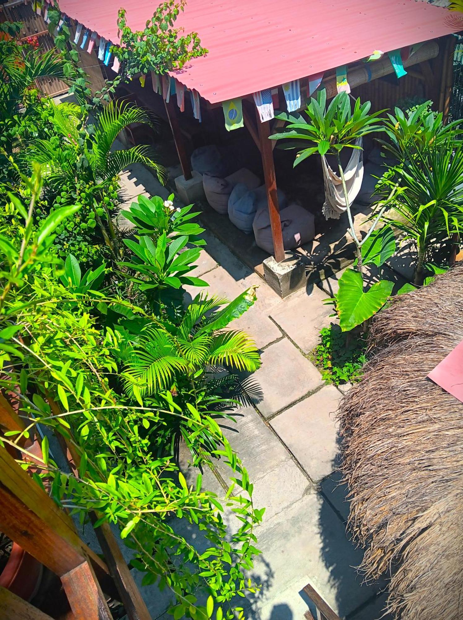 Good Vibes Bungalows Gili Trawangan Esterno foto
