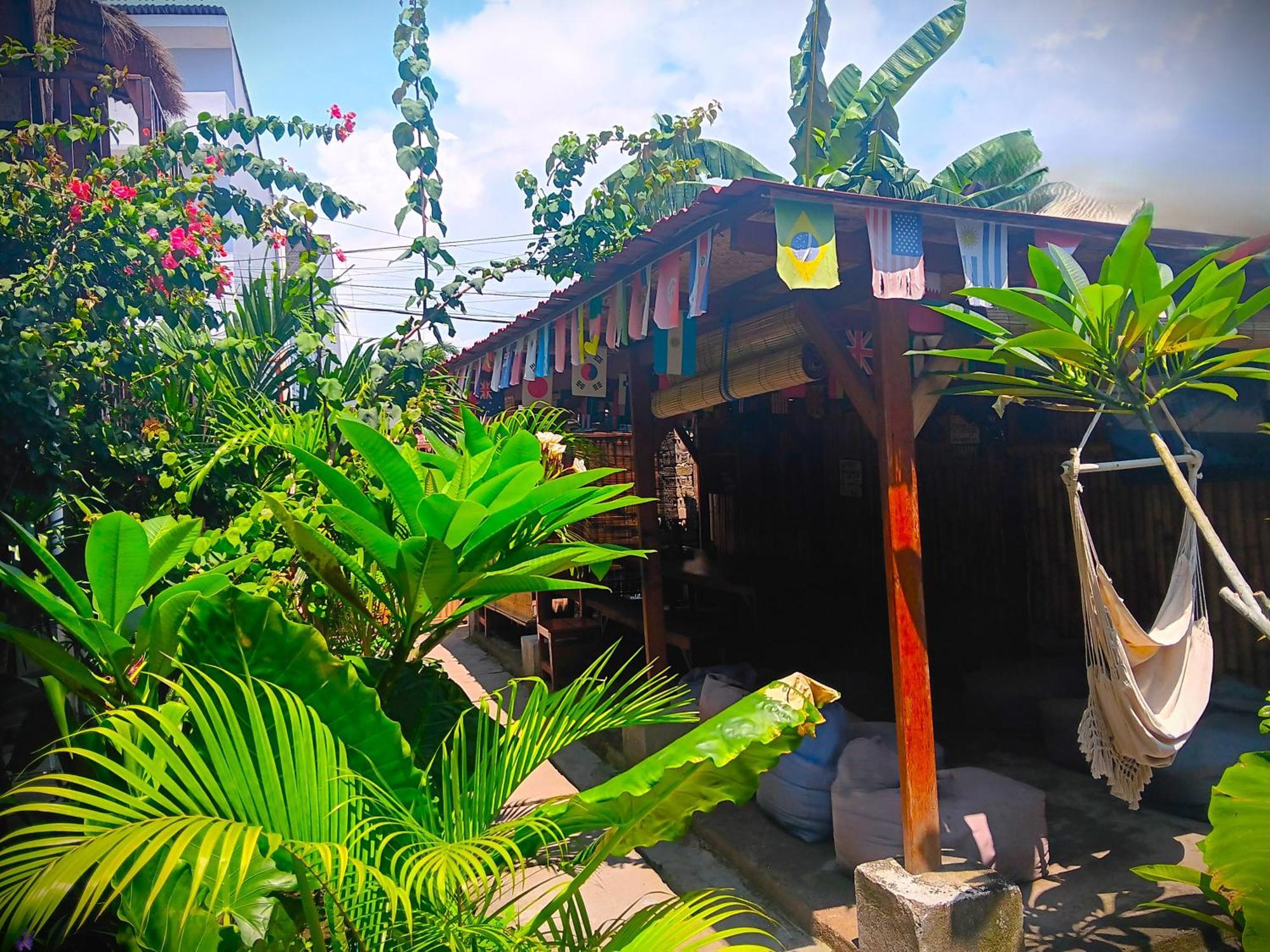Good Vibes Bungalows Gili Trawangan Esterno foto